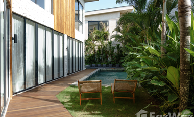 5 Bedroom Villa for sale in Berawa, Bali