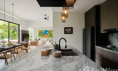 5 Bedroom Villa for sale in Kerobokan, Bali