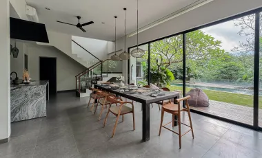 5 Bedroom Villa for sale in Kerobokan, Bali