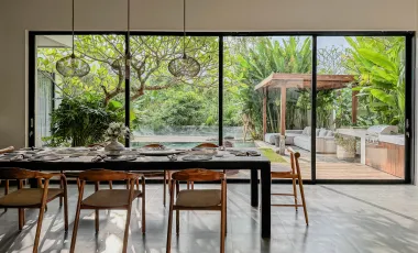 5 Bedroom Villa for sale in Kerobokan, Bali