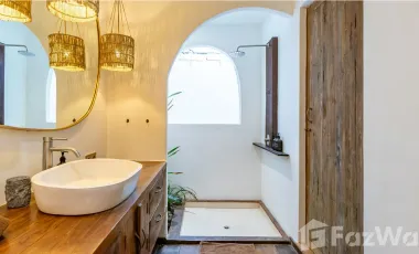 5 Bedroom Villa for sale in Kerobokan, Bali