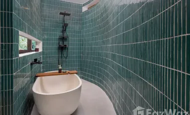 12 Bedroom Villa for sale in Sukawati, Bali