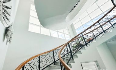 5 Bedroom Villa for sale in Mengwi, Bali