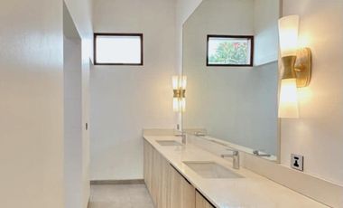2 Bedroom Villa for sale in Kerobokan, Bali