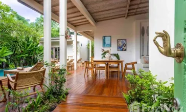 5 Bedroom Villa for sale in Canggu, Bali