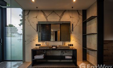 5 Bedroom Villa for sale in Kerobokan, Bali