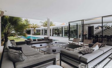 5 Bedroom Villa for sale in Kerobokan, Bali