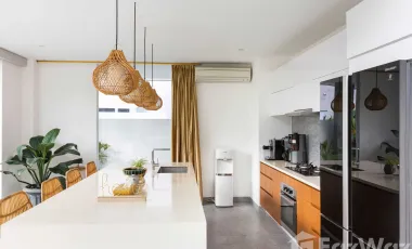 5 Bedroom Villa for sale in Canggu, Bali