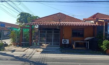 2 Bedroom House for sale at Srithepthai Park Ville