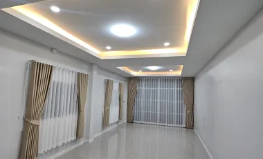 4 Bedroom Warehouse for sale in That Choeng Chum, Sakon Nakhon