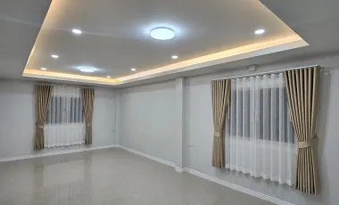 4 Bedroom Warehouse for sale in That Choeng Chum, Sakon Nakhon