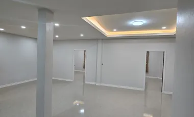 4 Bedroom Warehouse for sale in That Choeng Chum, Sakon Nakhon