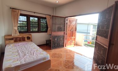 5 Bedroom House for sale in Nai Mueang, Yasothon
