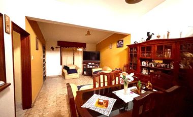 CASA 3 DORMITORIOS BARRIO SAN SALVADOR