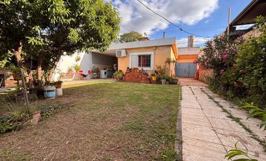 CASA 3 DORMITORIOS BARRIO SAN SALVADOR