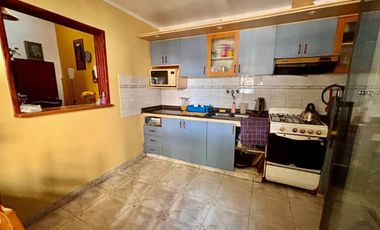 CASA 3 DORMITORIOS BARRIO SAN SALVADOR