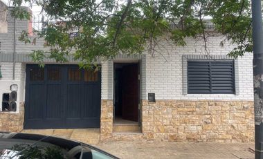 VENTA CASA PUEYRREDON 2 DORMITORIOS CON COCHERA