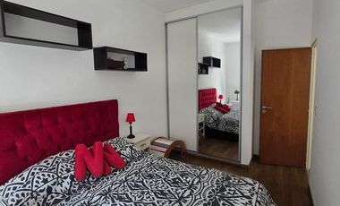 VENTA CASA 6 AMB. CON PILETA PARQUE LAS NACIONES