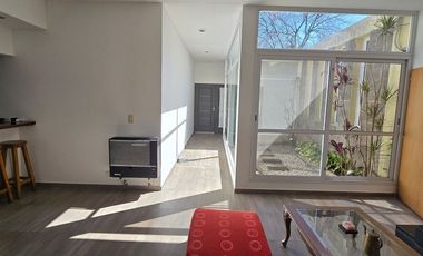 VENTA CASA 6 AMB. CON PILETA PARQUE LAS NACIONES