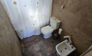 VENTA CASA 6 AMB. CON PILETA PARQUE LAS NACIONES