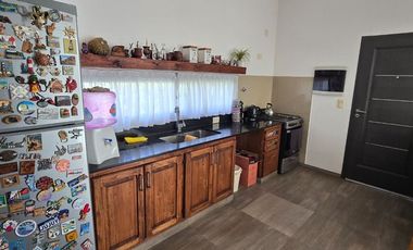 VENTA CASA 6 AMB. CON PILETA PARQUE LAS NACIONES
