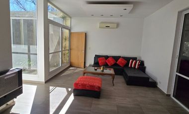 VENTA CASA 6 AMB. CON PILETA PARQUE LAS NACIONES