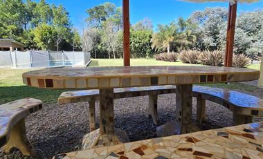 VENTA CASA 6 AMB. CON PILETA PARQUE LAS NACIONES