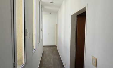 VENTA CASA 6 AMB. CON PILETA PARQUE LAS NACIONES