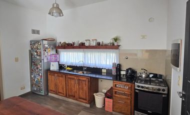 VENTA CASA 6 AMB. CON PILETA PARQUE LAS NACIONES