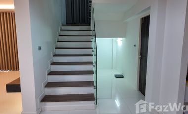4 Bedroom House for sale at Anasara