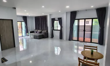 4 Bedroom House for sale at Thanachok 5