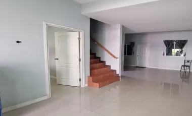 4 Bedroom Townhouse for sale at Lio Phetkasem 81