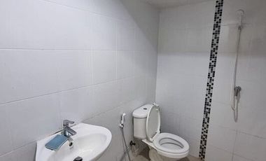 4 Bedroom Townhouse for sale at Lio Phetkasem 81