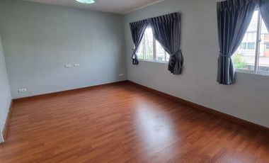 4 Bedroom Townhouse for sale at Lio Phetkasem 81