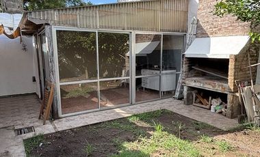 CASA EN VENTA EN PEHUAJÓ CON GARAGE