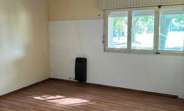 CASA EN VENTA EN PEHUAJÓ CON GARAGE