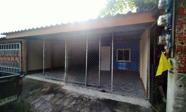 3 Bedroom Townhouse for sale at Kheha Lampang