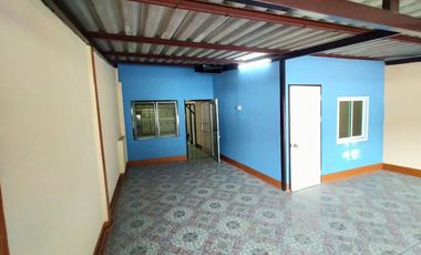 3 Bedroom Townhouse for sale at Kheha Lampang