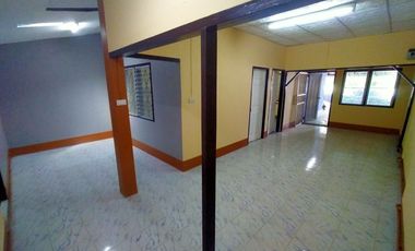 3 Bedroom Townhouse for sale at Kheha Lampang