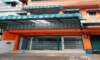 5 Bedroom Townhouse for rent in Om Noi, Samut Sakhon