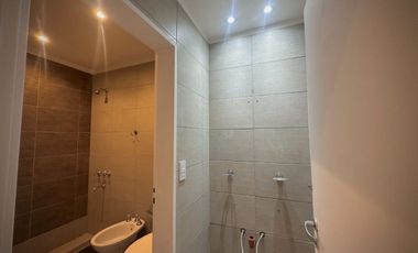 DEPARTAMENTO 2 AMB CON ESCRITORIO PATIO COCHERA