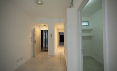 DEPARTAMENTO 2 AMB CON ESCRITORIO PATIO COCHERA