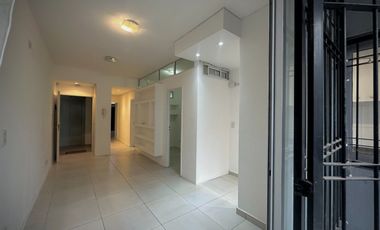 DEPARTAMENTO 2 AMB CON ESCRITORIO PATIO COCHERA