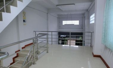 3 Bedroom Townhouse for sale in That Choeng Chum, Sakon Nakhon