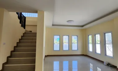 4 Bedroom House for sale in Khlong Chik, Phra Nakhon Si Ayutthaya