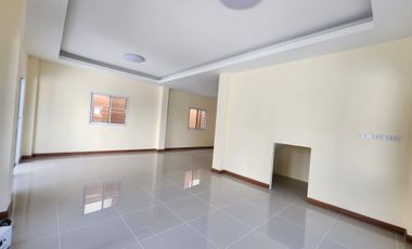 4 Bedroom House for sale in Khlong Chik, Phra Nakhon Si Ayutthaya