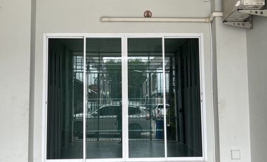 3 Bedroom Townhouse for sale at Prakythong Ville
