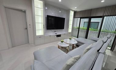 5 Bedroom house for sell at The City Rama 9 - Krungthep Kre