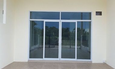 2 Bedroom Townhouse for sale at Mu Ban Pa Ri Chat