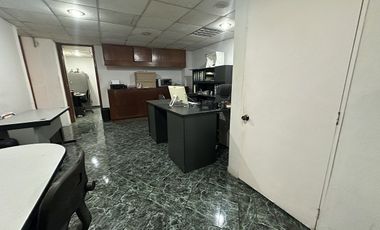 Centro Histórico excelente local en la calle de Madero